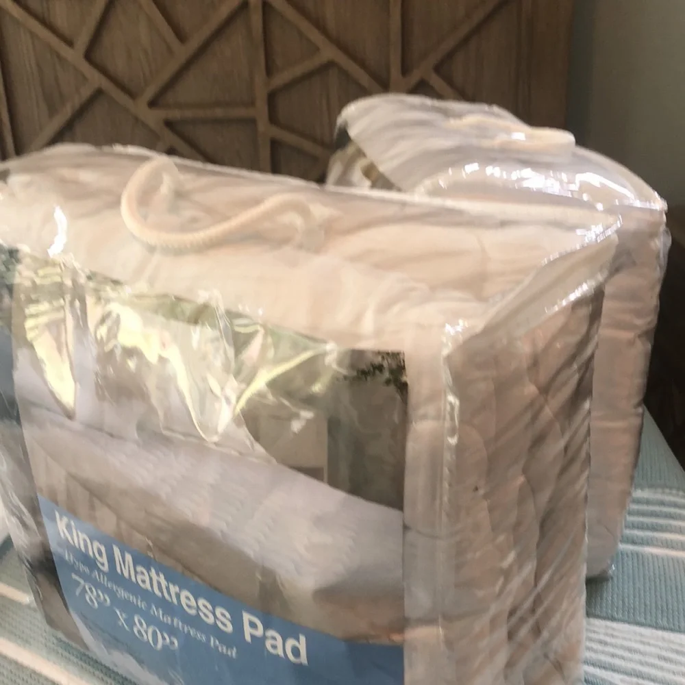 King size mattress pad.